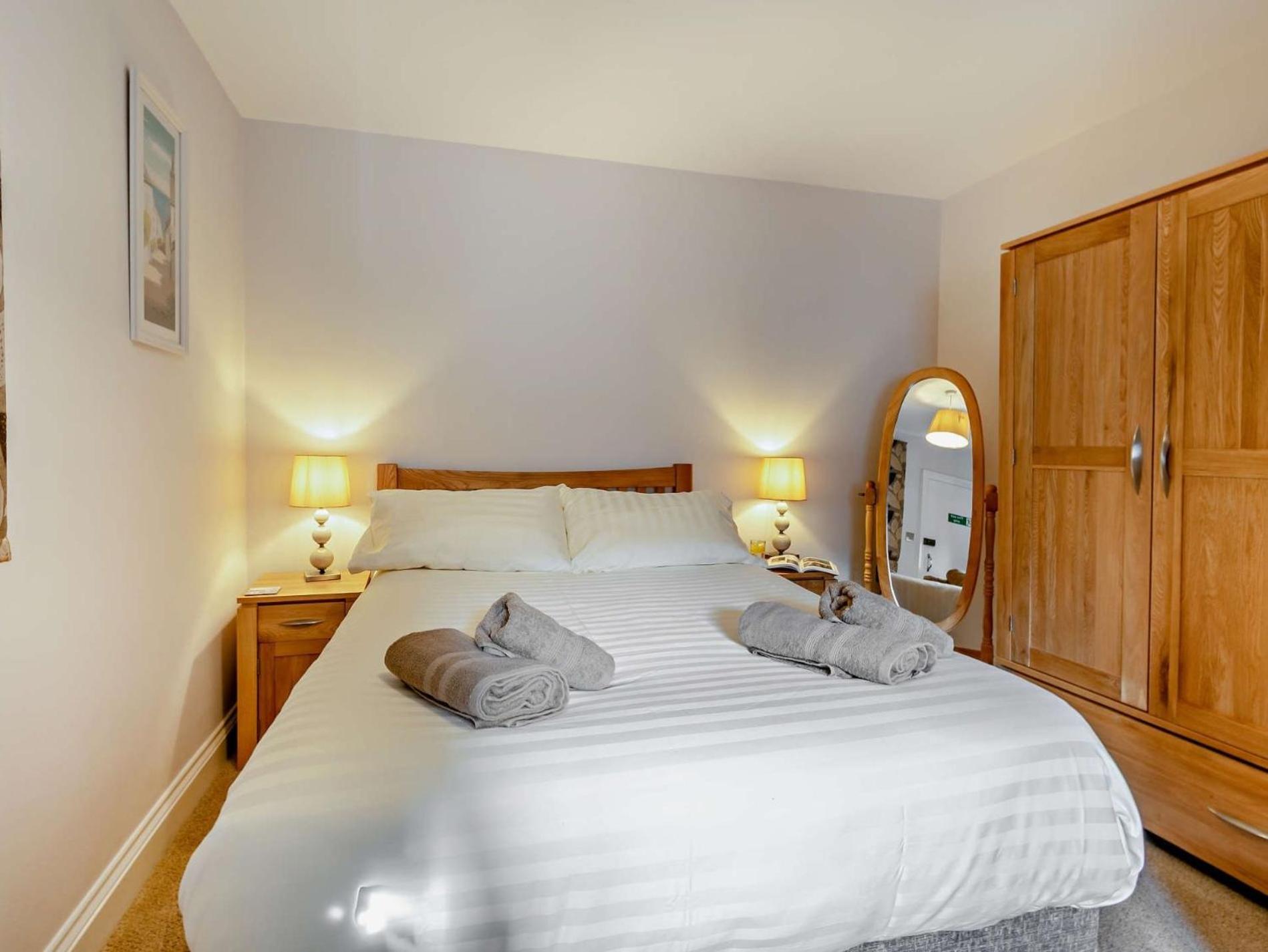 2 Bed In Tenby Fb229 エクステリア 写真
