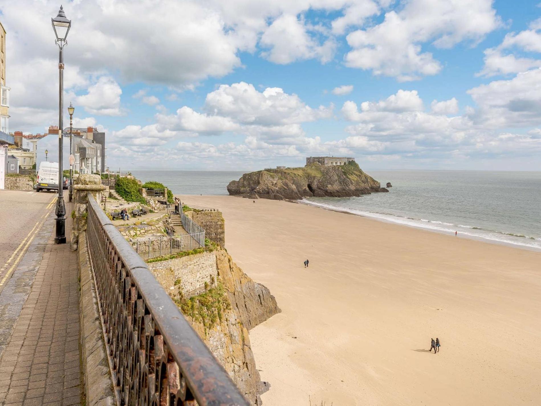 2 Bed In Tenby Fb229 エクステリア 写真